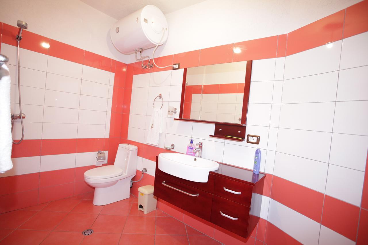 Alen Bar Hotel Tirana Buitenkant foto