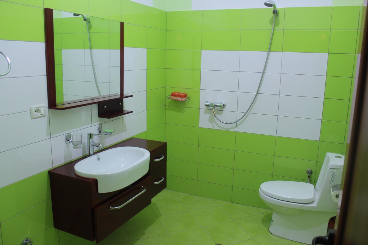 Alen Bar Hotel Tirana Buitenkant foto